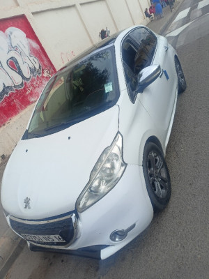 voitures-peugeot-208-2015-el-madania-alger-algerie