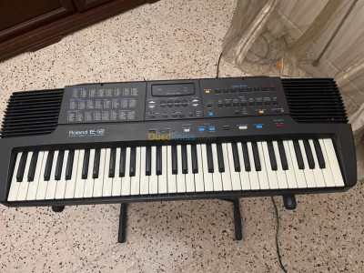 piano-clavier-roland-e12-blida-algerie