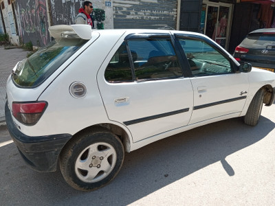 سيارة-صغيرة-peugeot-306-1995-بومرداس-الجزائر