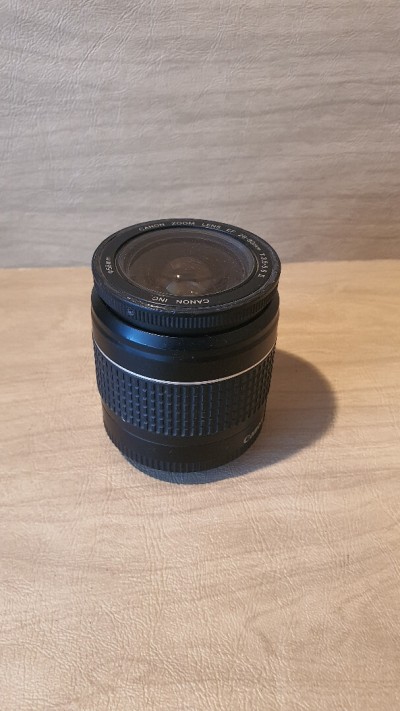 Objectif Canon EF Zoom 28 / 80 mm 1:3.5-5.6 II  ; 2 crochets cassés 