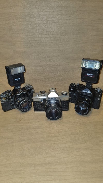 Appareils photos de collection 35 mm argentique, PENTAX, ZENIT, PRAKTICA ... 