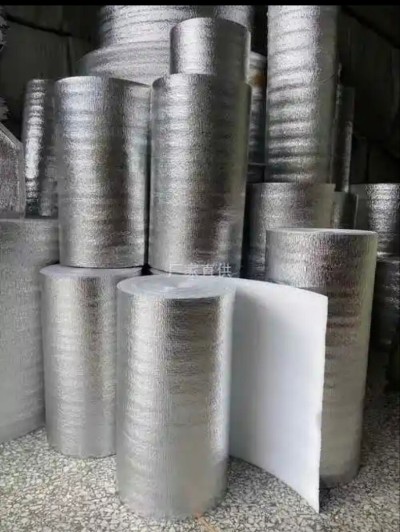 Rouleau de mousse de polyéthylène à revêtement aluminium!