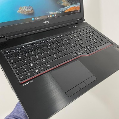 Fujitsu Celsius H7510 Workstation | i7-10850H 64Go RAM | 512Go SSD | Quadro T2000