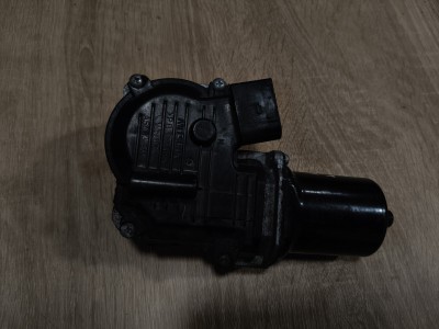 MOTEUR ESSUIE GLACE Q 5