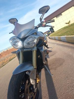 motos-scooters-triumphe675-triumphe-675-2014-kolea-tipaza-algerie