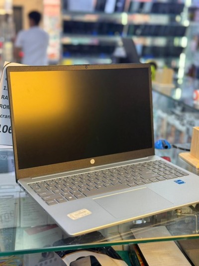 HP I5 -1334U 8G 512SSD