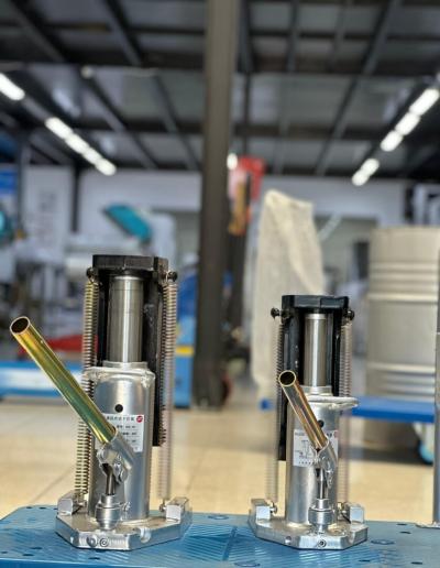 Cric monobloc hydraulique à patte