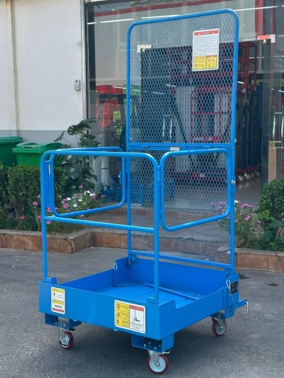 Plate forme de travail pour chariot élévateur