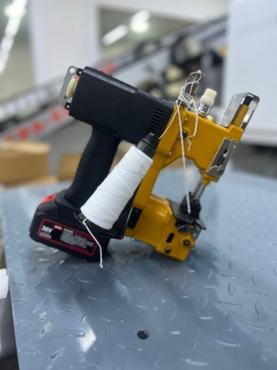 Machine à coudre portative à batterie lithium rechargeable GK9-230