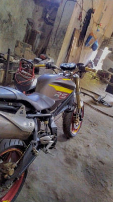 دراجة-نارية-سكوتر-triumph-moto-675-2011-بجاية-الجزائر