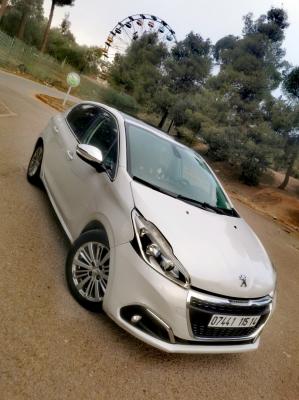 citadine-peugeot-208-2015-tiaret-algerie