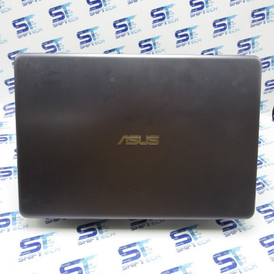 Asus VivoBook 15 R542u 15.6" i5 8Th 8G 256 SSD Full HD