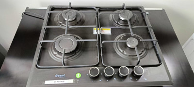Promo Plaque de cuisson geant 4 feux inox / noir 