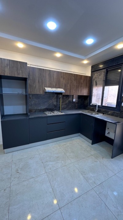 بيع شقة 3 غرف وهران بئر الجير