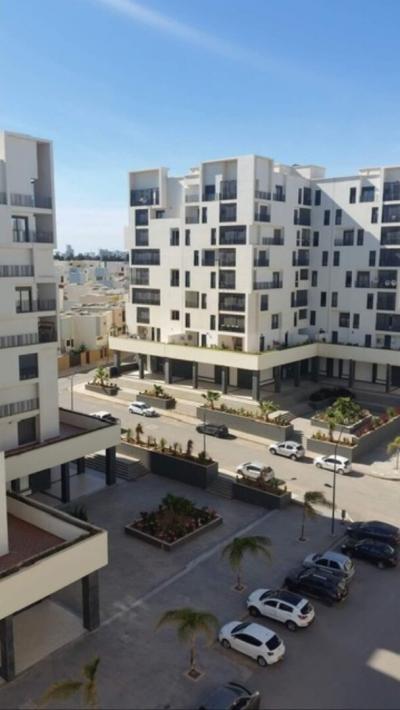 بيع شقة 4 غرف وهران بئر الجير