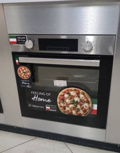 Promotion four encastrable ariston électrique ventilé inox et noir 