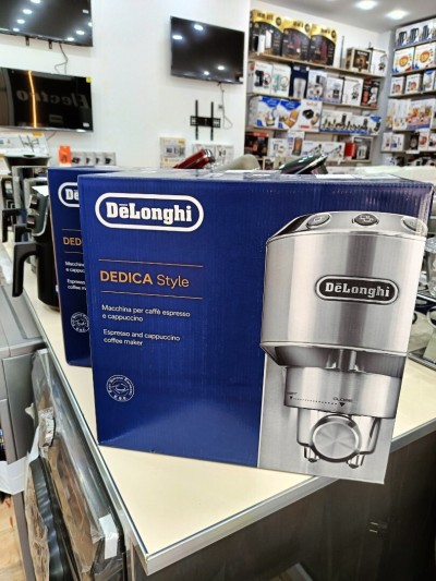 DeLonghi Dedica Style Machine à café Espresso 15 bars 1300w