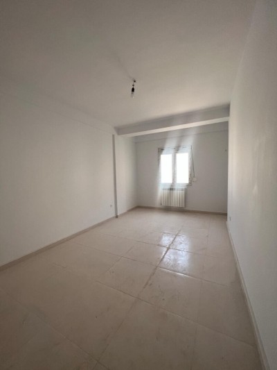 بيع شقة 3 غرف بومرداس بومرداس