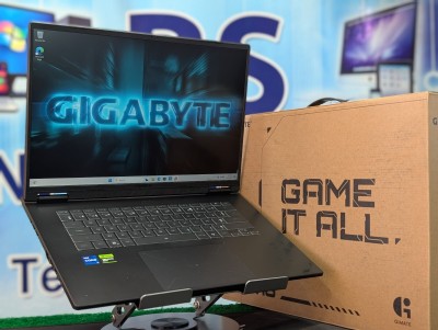 GIGABYTE Gaming A16 i7 13620H/ 16 Go DDR5/ 512 Go SSD/ RTX 4050 6 Go/ 165 Hz AZERTY jamais utilisé