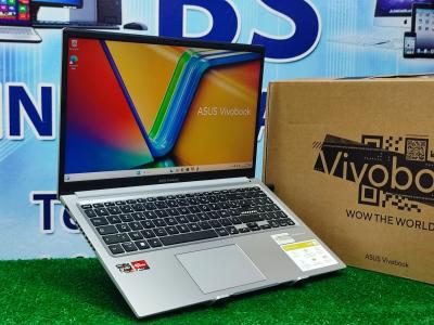 Asus Vivobook 15 M1502Q AMD Ryzen 7 5800H 16GO 1TO SSD 15.6 FHD JAMAIS UTILISÉ SOUS EMBALLAGE 