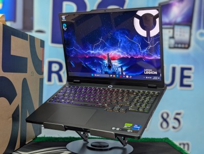 Lenovo Legion 5 15IRX10 i7 13650HX 24Go DDR5 1To SSD RTX 5050 8Go GDDR7 OLED 165 Hz JAMAIS UTILISE