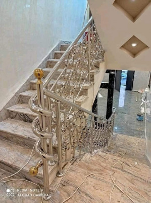 decoration-amenagement-rampe-descalier-garde-de-corps-en-inox-verre-bouzareah-alger-algerie