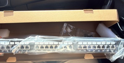 Panneau de brassage 24 port complet