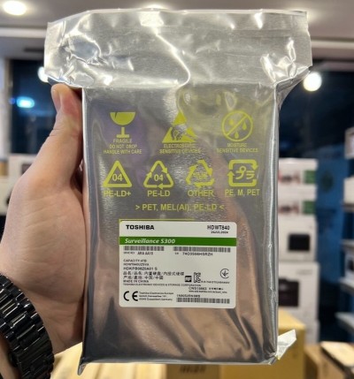 TOSHIBA SURVEILLANCE S300 - DISQUE DUR 4TB HDD - 3.5" 5400 RPM - 256 MO - BRAND NEW 2024