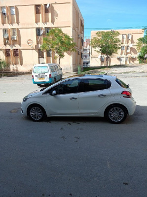 voitures-peugeot-208-2020-allure-facelift-setif-algerie