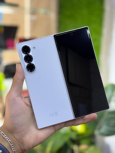 Samsung Galaxy Z Fold 6