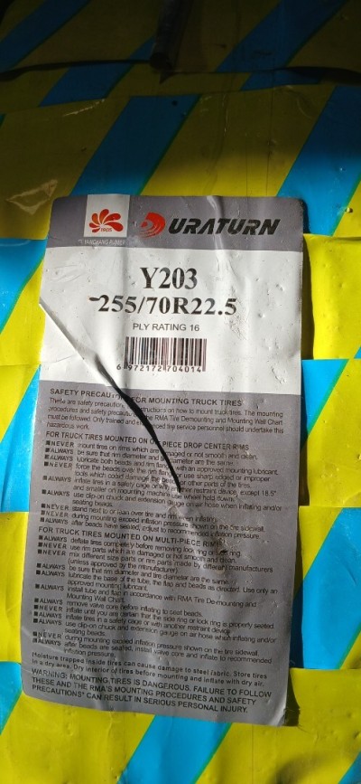 Pneu 255/70R22.5 Uraturn