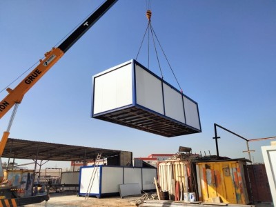 fabrication des cabines saharienne en panneau sandwich