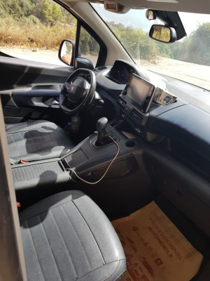 tout-terrain-suv-peugeot-rifter-2020-bejaia-algerie