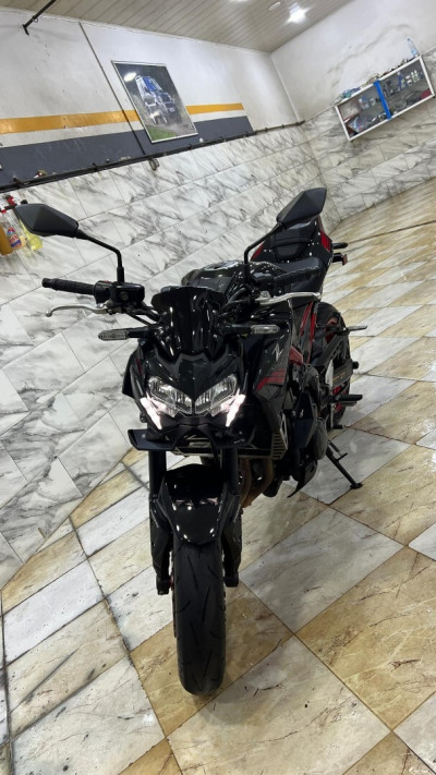 motos-et-scooters-kawasaki-z900-2021-mostaganem-algerie