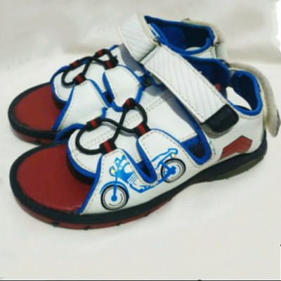 أحذية-أولاد-sandale-enfant-original-pointure-31-tres-peux-porte-الكاليتوس-الجزائر