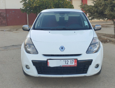 voitures-renault-clio-3-2012-night-and-day-djelfa-algerie