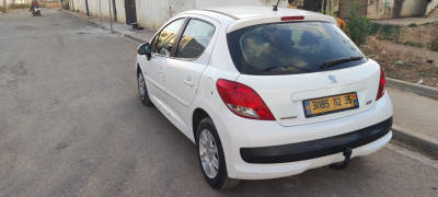 voitures-peugeot-207-2012-el-kharrouba-boumerdes-algerie