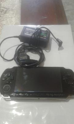 Console Sony PlayStation Portable PSP 3000 - Blanc nacré - 100