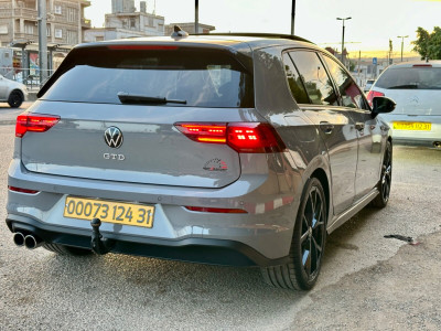 voitures-volkswagen-golf-8-2024-oran-algerie