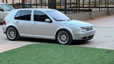 moyenne-berline-volkswagen-golf-4-2002-v6-r32-tlemcen-algerie