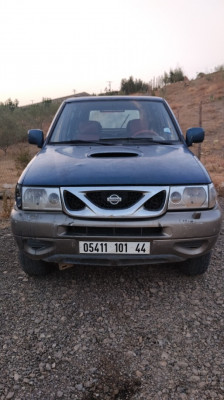 tout-terrain-suv-nissan-terrano-2001-oued-djemaa-ain-defla-algerie