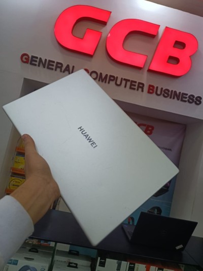 HUAWEI MATEBOOK D15  BOB-WAI9Q  Intel Core i3-10110U  RAM 8GB DISQUE 256GB SSD ECRAN 15.6" FHD 