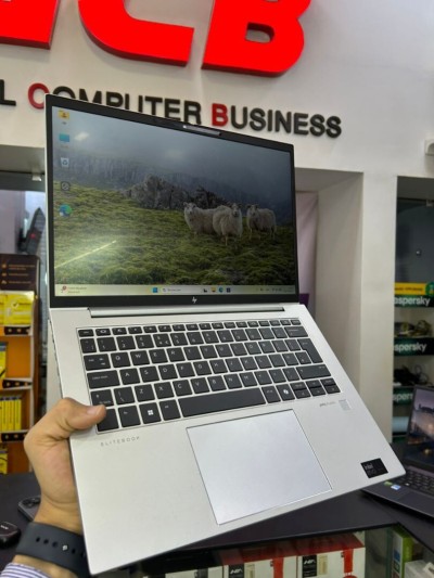 HP ELITEBOOK 840 G11 Ultra 7 155H 32GB DDR5 DISQUE 512GB SSD ECRAN 14" FHD IPS  Intel Arc graphics