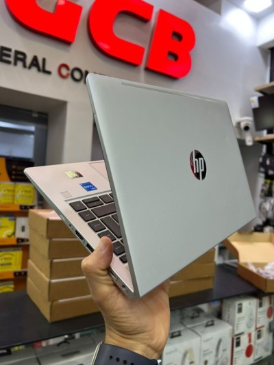 HP PROBOOK 440 G9 Processeur Intel Core i3-1215U RAM 8GB 128GB SSD 14" FHD Graphiques UHD Intel