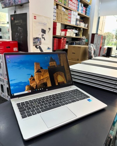 HP PROBOOK 650 G8 Intel Core i5-1135G7 8 Mo de cache, à 4,20 GHz 8GB  256GB SSD 15.6 Full HD