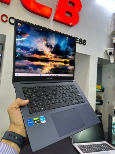 ASUS VIVOBOOK  i5-11300H RAM 8GB 512GB SSD 14" 2880*1800P 2.8K OLED  NVIDIA GeForce GTX 1650 MAX Q