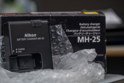 Nikon Chargeur de batterie MH-25