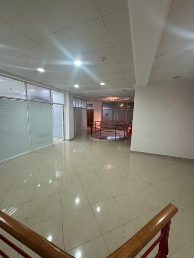 Rent Commercial Alger Hydra