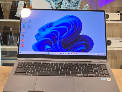 (VENDU) SAMSUNG GALAXY BOOK 4 2025 2IN1 CORE 7 150U 16G 512G 15.6 AMOLED TACTIL 360