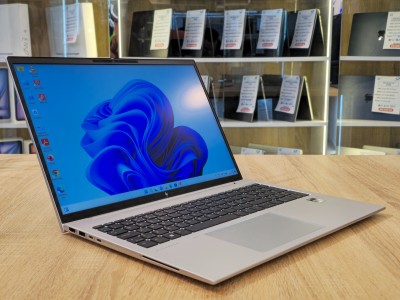 (VENDU) HP ELITEBOOK 660 G11 ULTRA 5-135U 16G 256G SSD 16'' IPS WINDOWS11